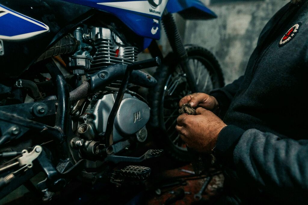com quantas libras se enche um pneu de moto
