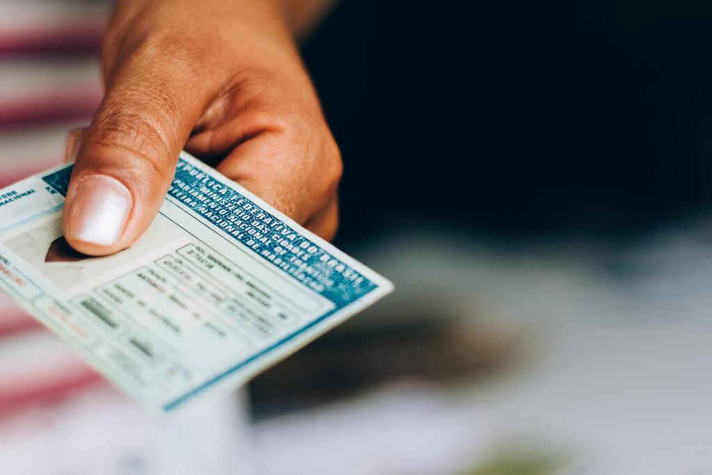 onde fica o codigo de segurança da cnh
